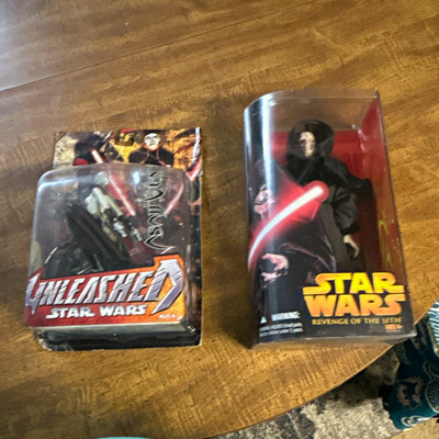 Star Wars Unleashed Lot of 2 Action Figures, Episode III Revenge of the Sith