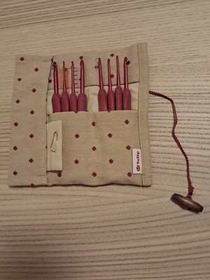 Tulip  Crochet Hook Set Gently used