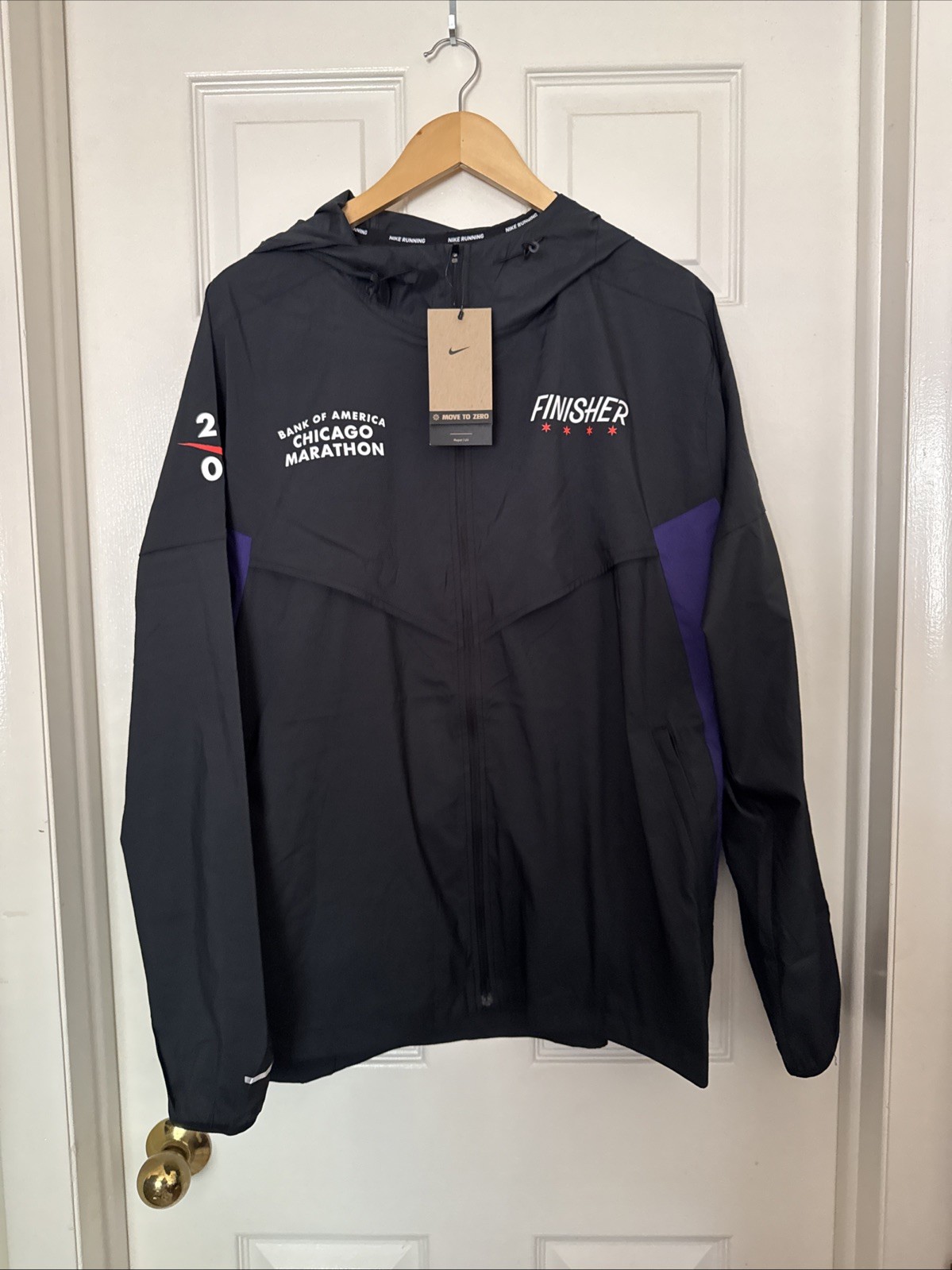 SACAI X NIKE Nike Uomo XL Chicago Marathon 2024 Windrunner Finisher Giacca Nero FV6204 010