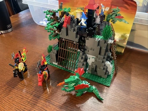 LEGO Castle: Dark Dragon's Den (6076) 100% Complete with Instructions Vintage