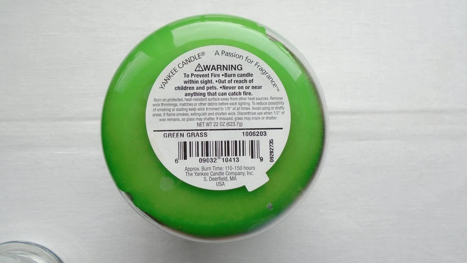 YANKEE CANDLE NEW/UNBURNED "GREEN GRASS" 2009 APOTHOCARY JAR 22OZ. STRONG SCENT! - Image 3 of 4
