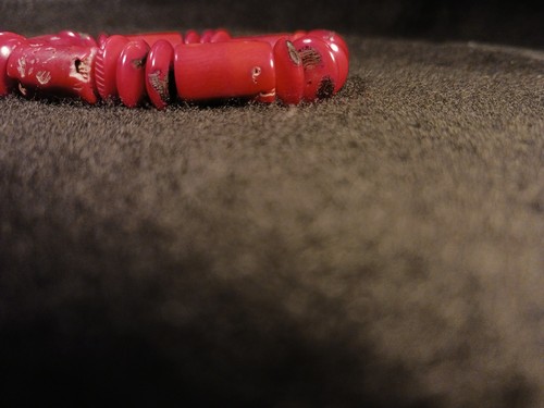 Stunning Genuine Natural Red Coral Bead Stretch Bracelet - Picture 5 of 9