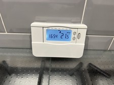 Center EHE0200361 Wireless Programmable Room Thermostat Only