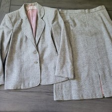 Vintage Women's wool suit. Jacket and skirt. Casa de Lama 100 Virginia wool...