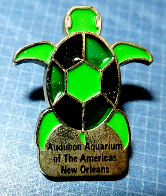 RARE BEAUTIFUL AUDUBON AQUARIUM OF AMERICAS PIN NEW ORLEANS 