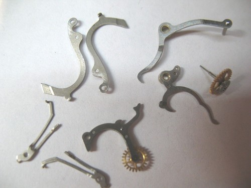 EXCELSIOR PARK  40 ASSORTED WATCH MOVEMENT PARTS - Bild 1 von 8