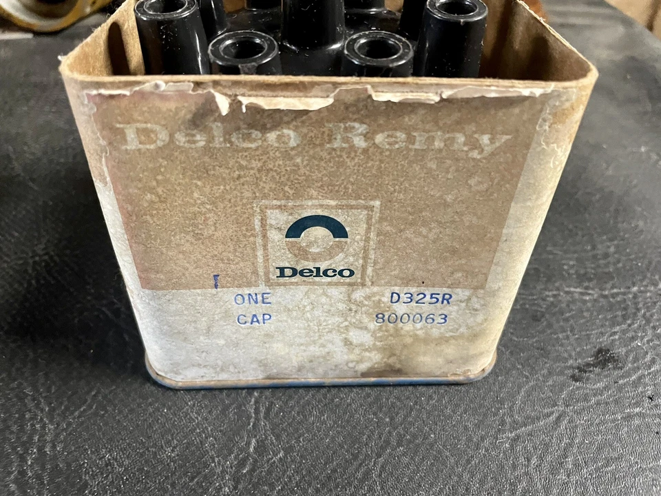 Tapa de distribuidor Delco Remy D325R V8 Cadillac 69 70 71 72 73 74 NOS Foto 2 de 4