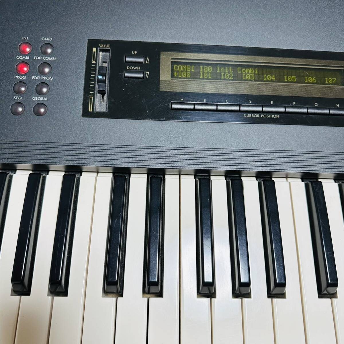 Korg M1 61-Keys Keyboard Synthesizer Music Workstation Black
