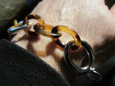 CHAPS BRACELET RINGS AND TORTOISE STYLE LINKS & TOGGLE CLASP 7 1/2'' BBA-33E
