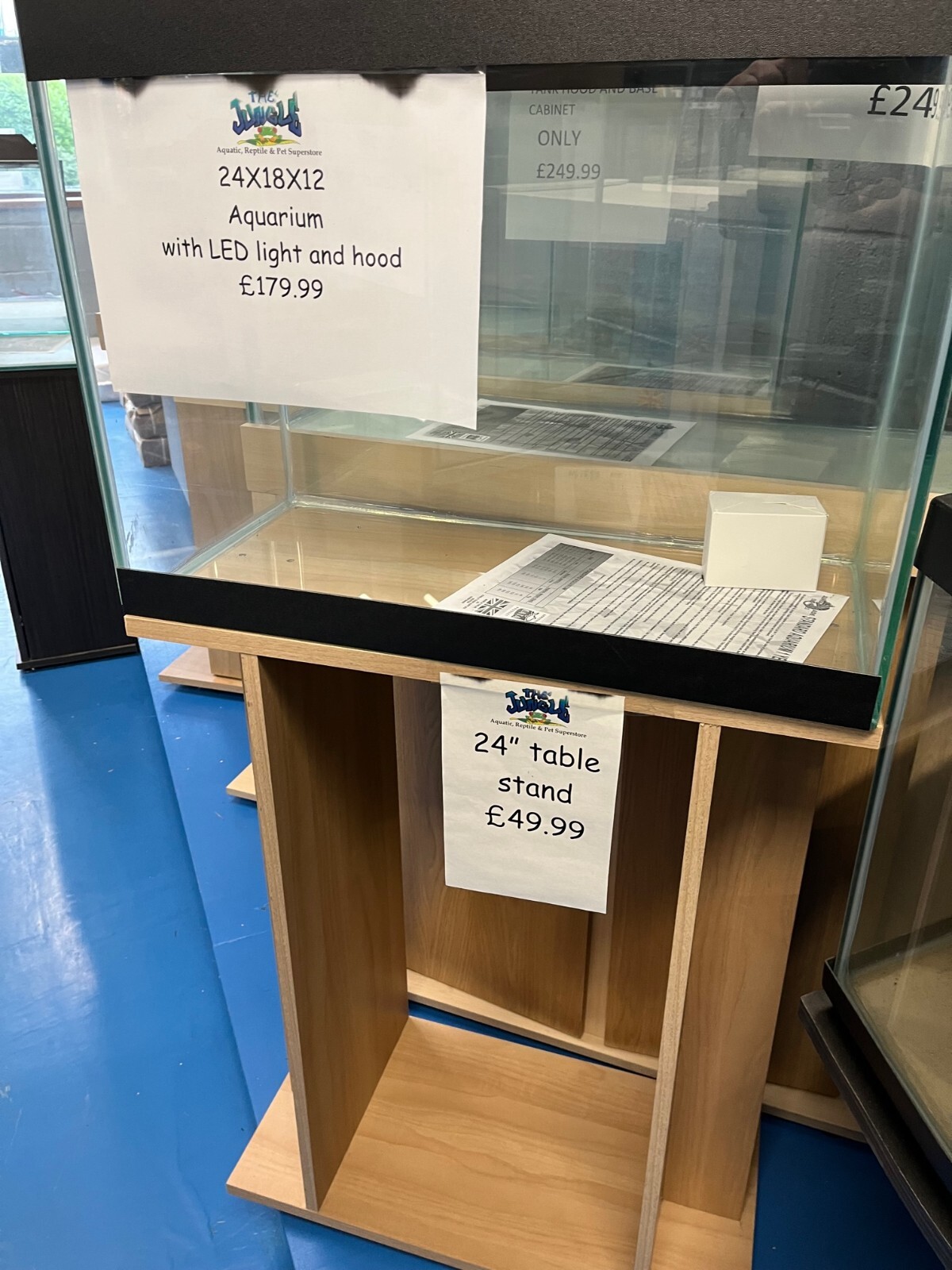 Aquarium starter kit with options for stand, gravels etc 24 x 18 x 12