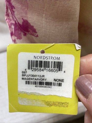 NWT Nordstrom BP. Brass Plum 100% Polyester Wrap Scarf for Women Magenta & Ivory - Picture 5 of 9