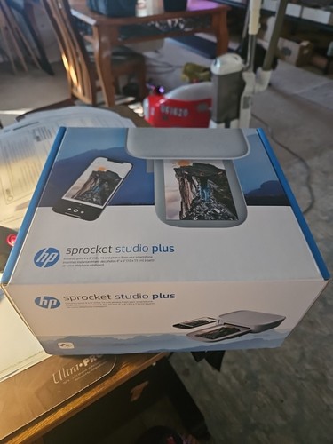 HP Sprocket Studio Plus Wi-Fi Portable Photo Printer + 105 photo paper - Picture 2 of 11