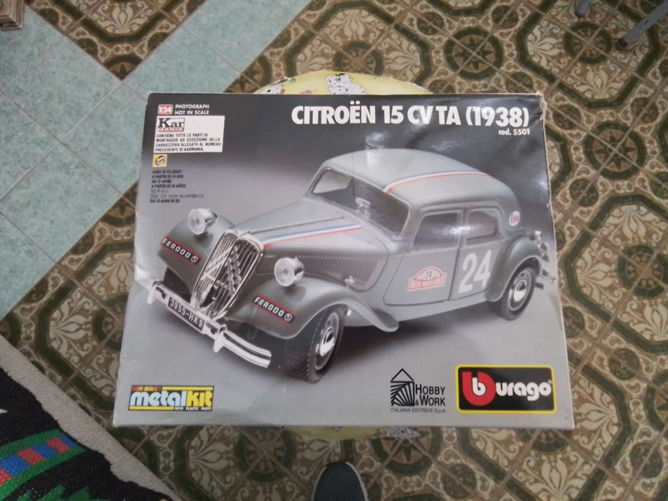 Modello Auto Burago - Immagine 2 di 4