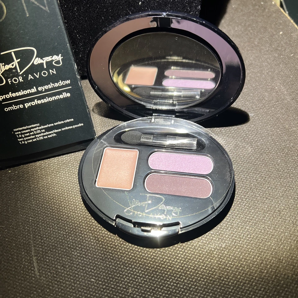 Avon Jillian Dempsey Professional Eyeshadow  Lavender Mist - Image 2 of 4