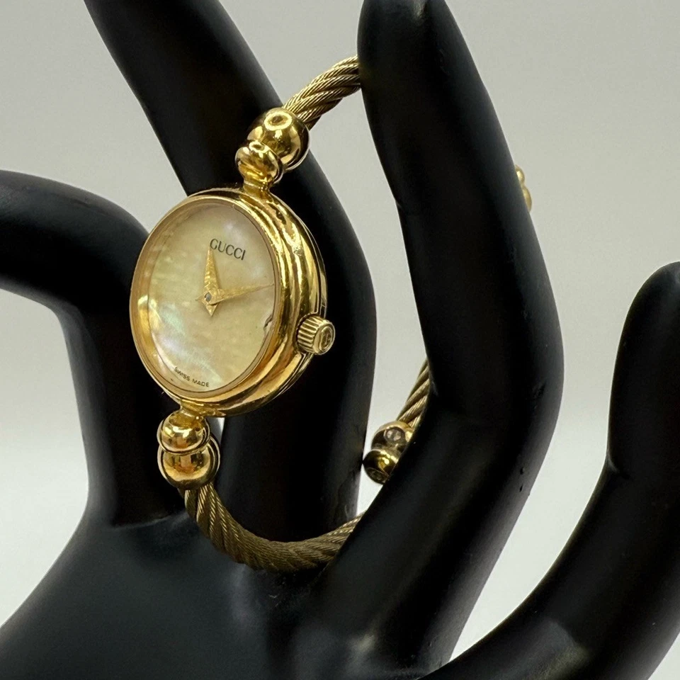 Gucci Women's Gold Mother of Pearls and Cable Bracelet Watch - Image 4 of 4
