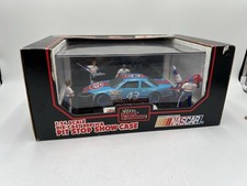 Racing Champions Richard Petty 43 STP 1:24 Pontiac Pit Stop Show Case NASCAR