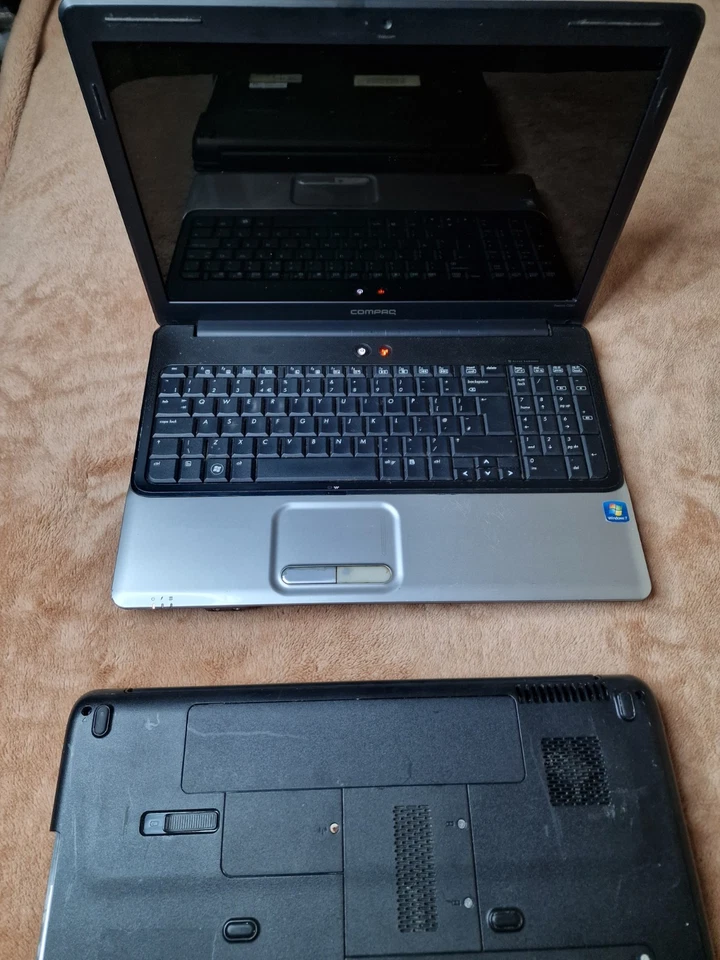 Joblot 2x Compaq Presario CQ61 Laptop 15.6 " Faulty For Parts Read Description - Image 4 of 4