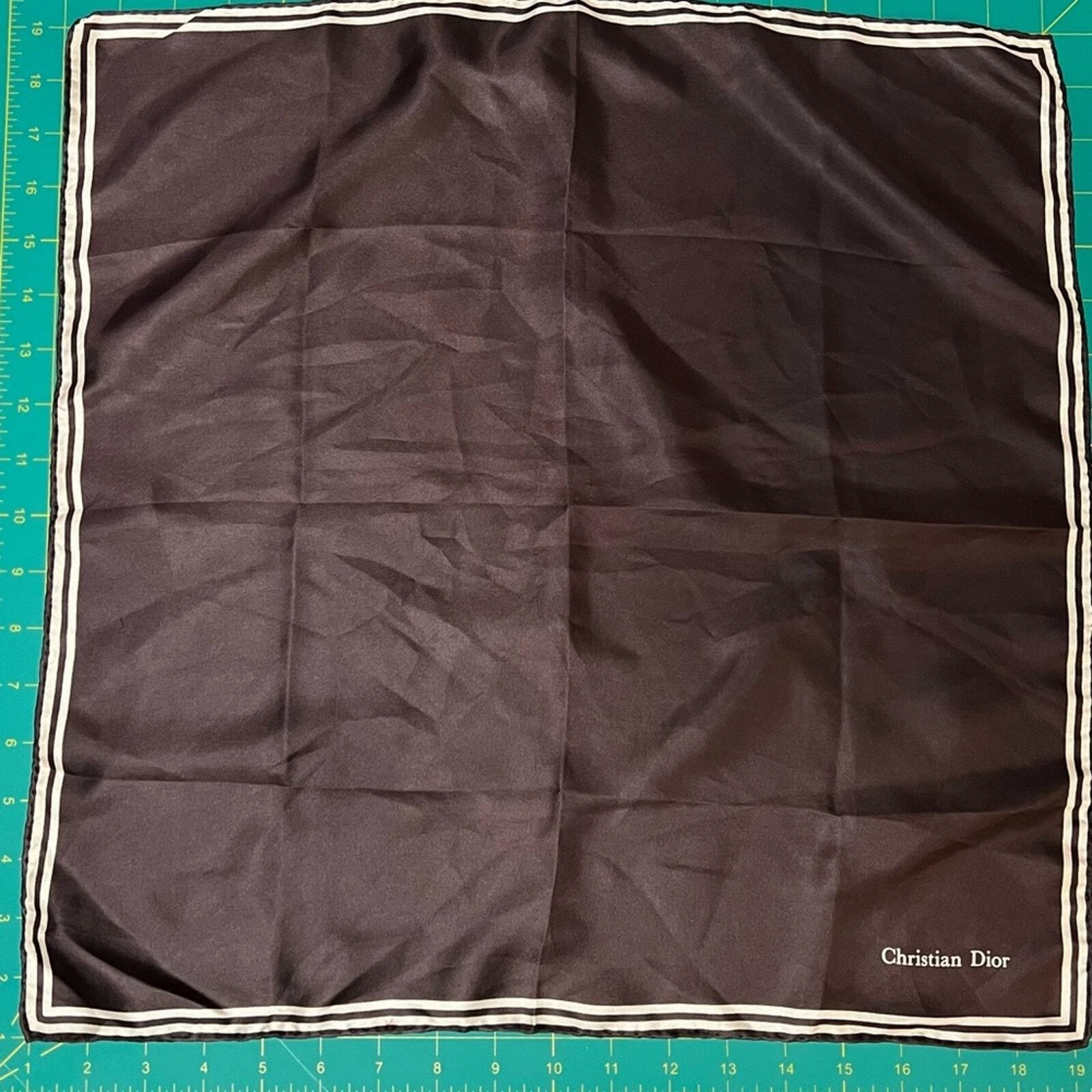 Foulard vintage Christian Dior en soie marron chocolat