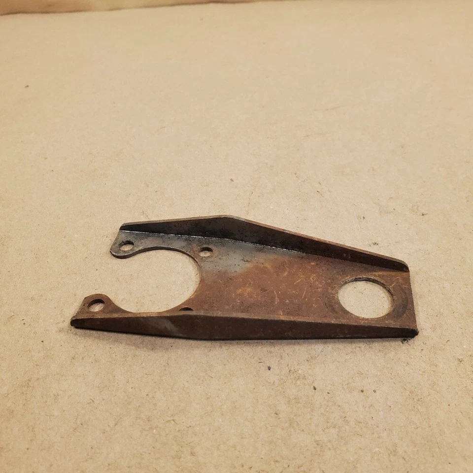 Soporte CARBURADOR CUERPO TÉRMICO OEM 373-117 JAGUAR XK120 XK140 XK150 AUSTIN 100 Foto 3 de 4