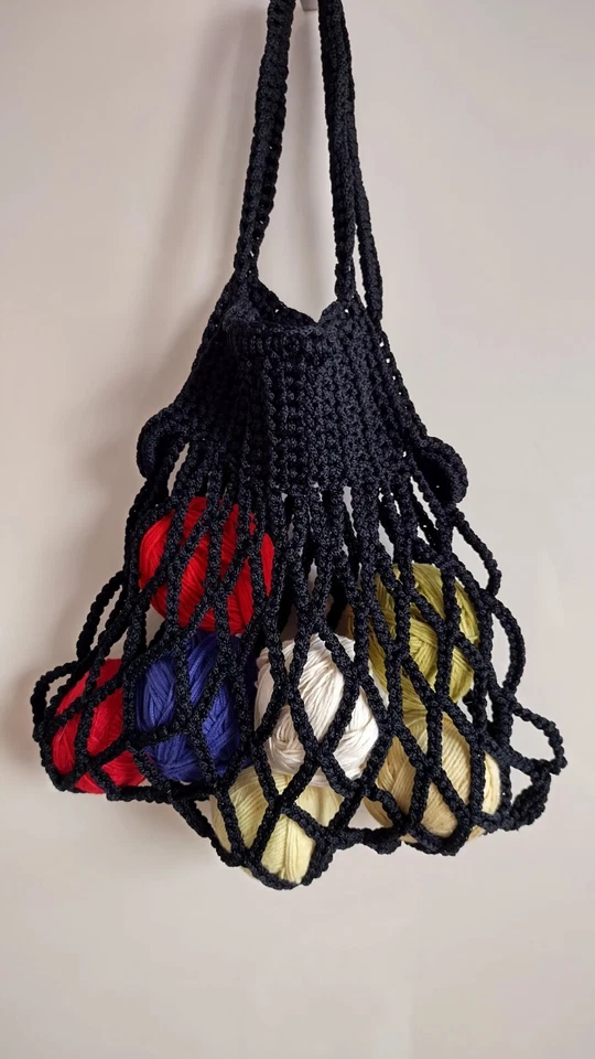 Divertido bolso pequeño de cuerda negro hecho a mano ganchillo 🧶🖤 Foto 3 de 4