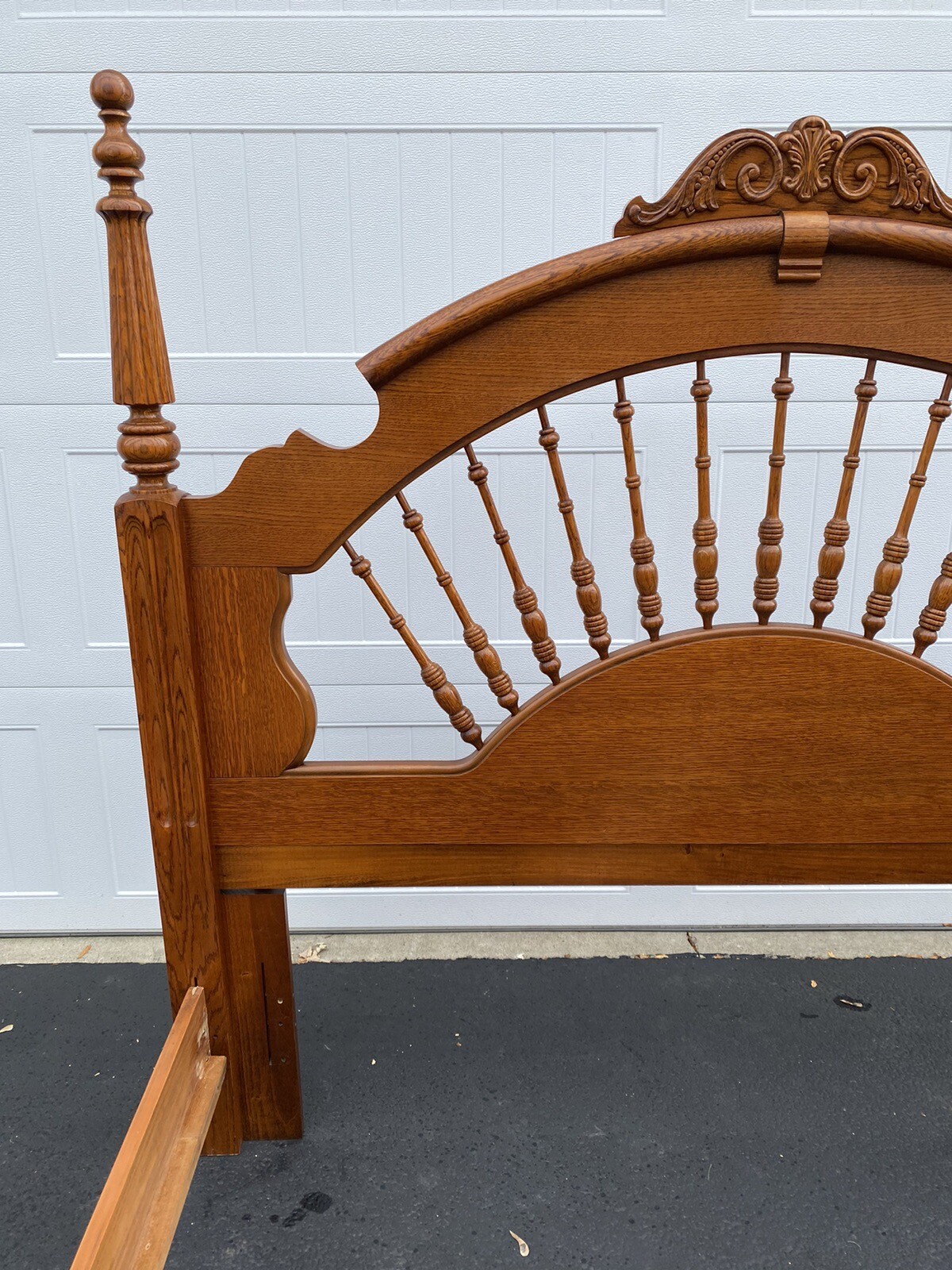 Lexington Furniture Victorian Sampler Collection Spindle Queen Full Bed