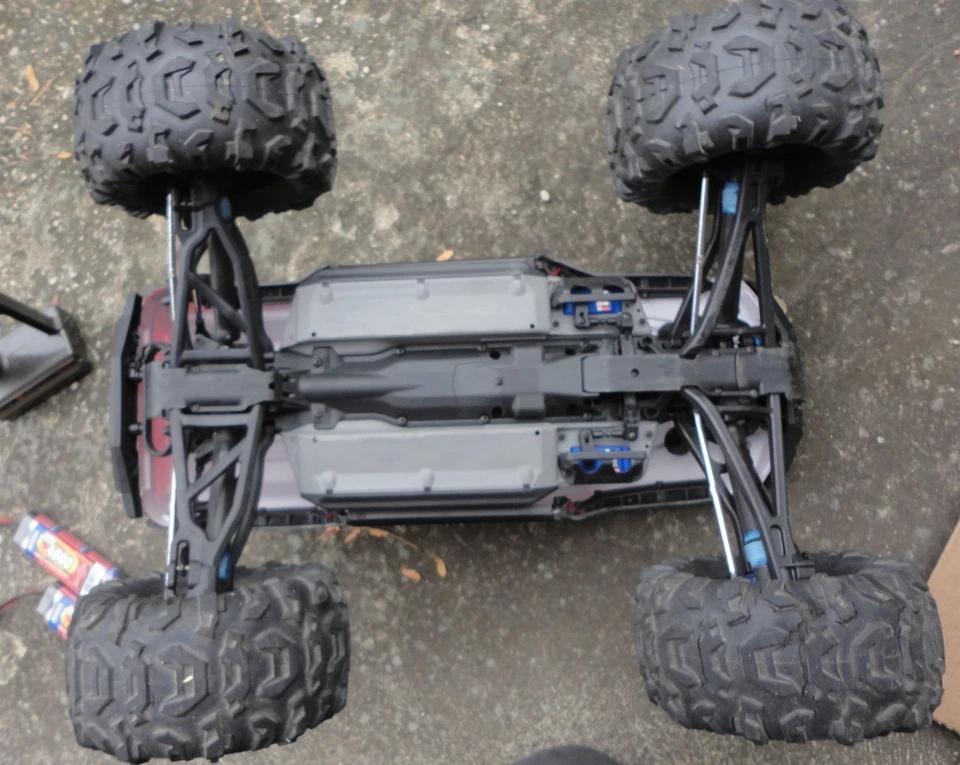 Traxxas 1:10 Summit 4x4 Monster Truck with Hi/Low 2-Speed Transmission - Image 4 of 4