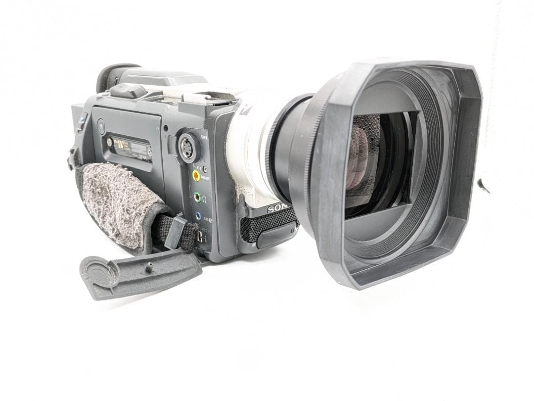 Sony Handycam DCR-TRV900 MiniDV Camcorder 3CCD Digital Video