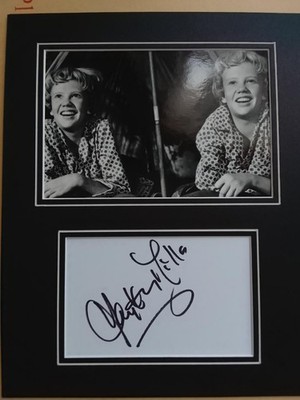 HAYLEY MILLS AUTOGRAMMKARTE SIGNED (10X8'' GESAMTGRÖSSE) (THE PARENT TRAP) 55