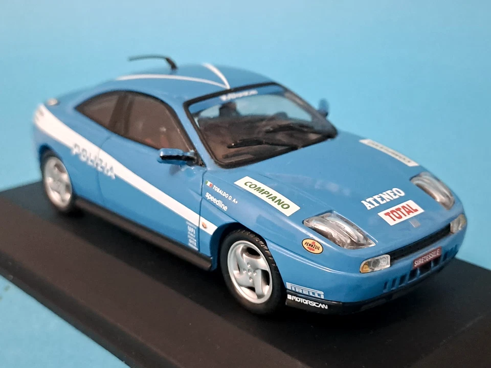 FIAT COUPE' (1995) - POLIZIA GRUPPO SPORTIVO "FIAMME GIALLE" - 1:43 - Immagine 3 di 4