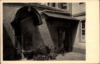 Goethehaus Frankfurt am Main Hofchen mit Brunnen Germany vintage postcard b228