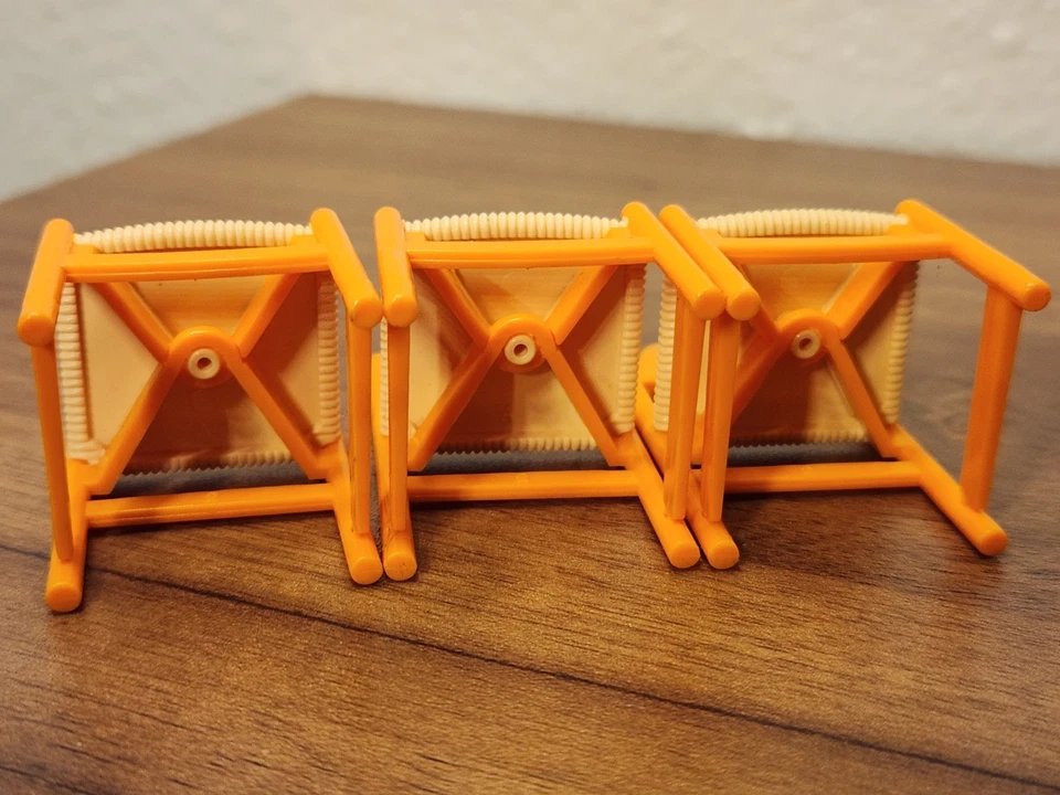 Vintage TOMY Dollhouse Kitchen Lot – Sink Oven Unit, Refrigerator, 3 Chairs –... - Image 2 of 4