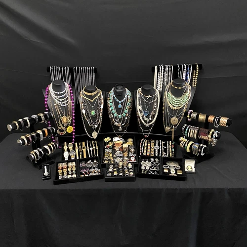 208 pc Antique Vintage Estate Costume Jewelry Some Signed. Lot 703