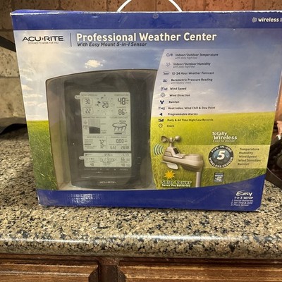 AcuRite Professional Weather Center With 5-In-1 Sensor Wireless Indoor/Outdoor T