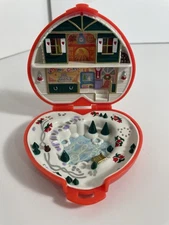 Vintage Bluebird 1989 Polly Pocket Christmas Wonderland no sound Compact Only
