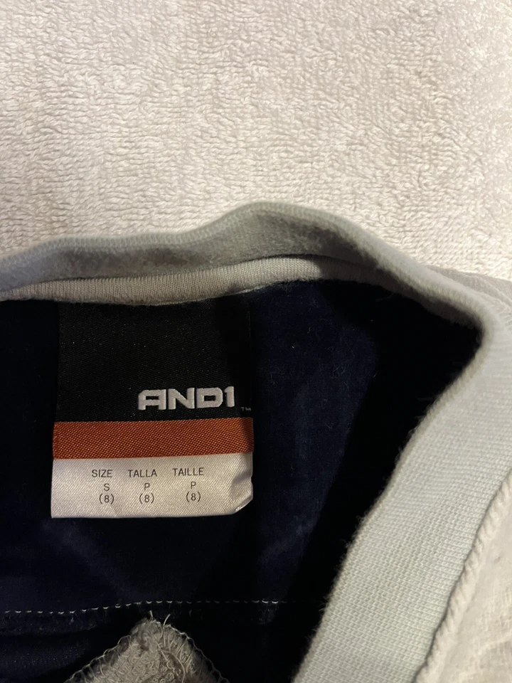 Camisa de terciopelo AND1 para niños azul/gris manga corta talla 8 usada en excelente estado Foto 4 de 4