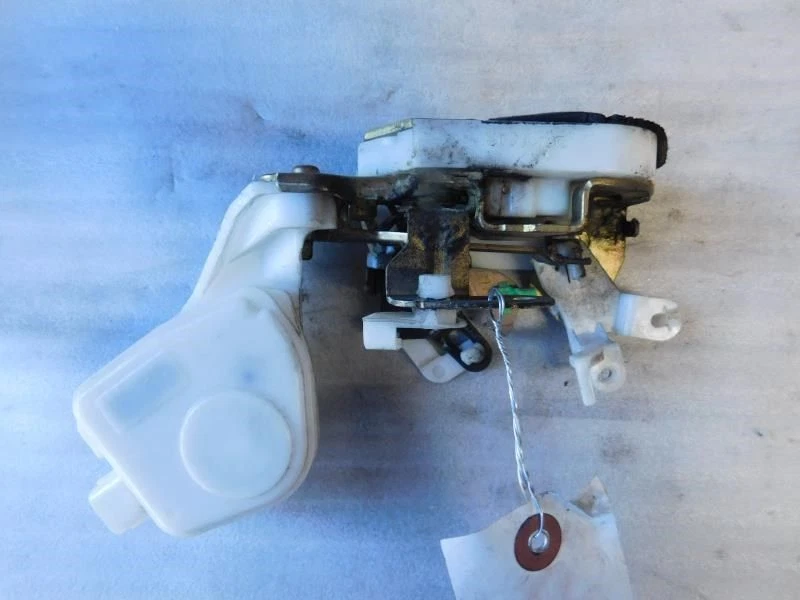 Actuador de bloqueo de pestillo de puerta eléctrico MITSUBISHI GALANT R/R 1999-2003 30533 HO-47 Foto 3 de 4