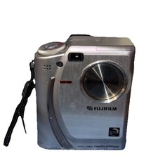 Fujifilm FinePix 4700 Zoom Super CCD Digital Camera