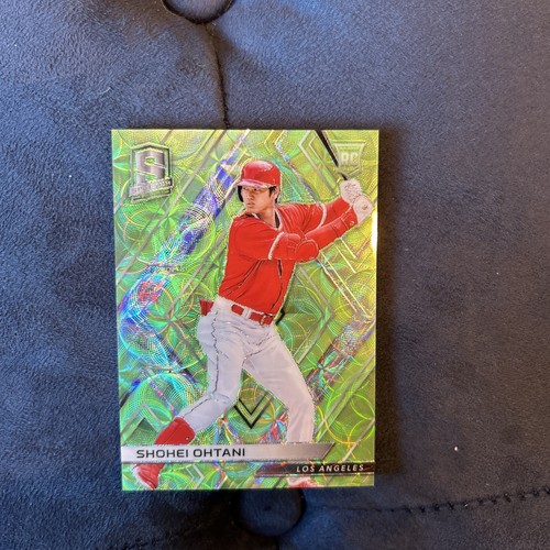 2018 Panini Chronicles - Spectra Shohei Ohtani #35 Neon Green Prizm /49 (RC)