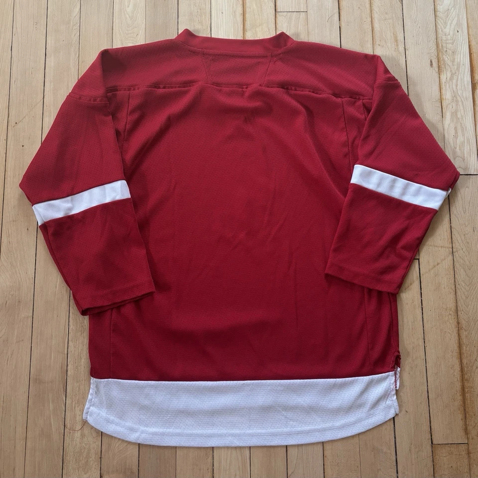 Reebok Wisconsin Badgers Hockey Jersey Sweater Red NCAA Youth XL Adult S - Image 2 of 4