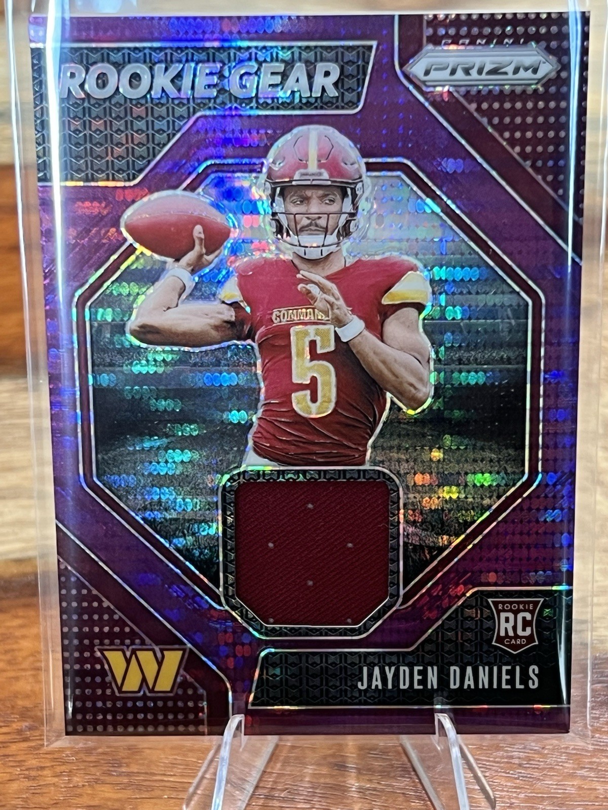 2024 Panini Prizm - Rookie Gear Jayden Daniels #RG-JDS Purple Pulsar Prizm (RC)