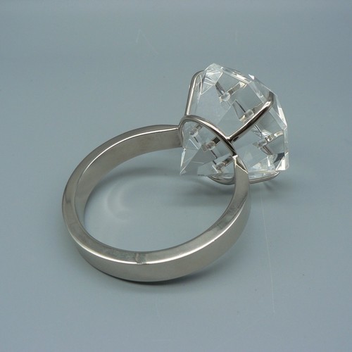 GIANT FAUX DIAMOND RING PAPERWEIGHT NOVELTY CRYSTAL FACETTED ROCK CUTE COOL GIFT - Picture 7 of 16
