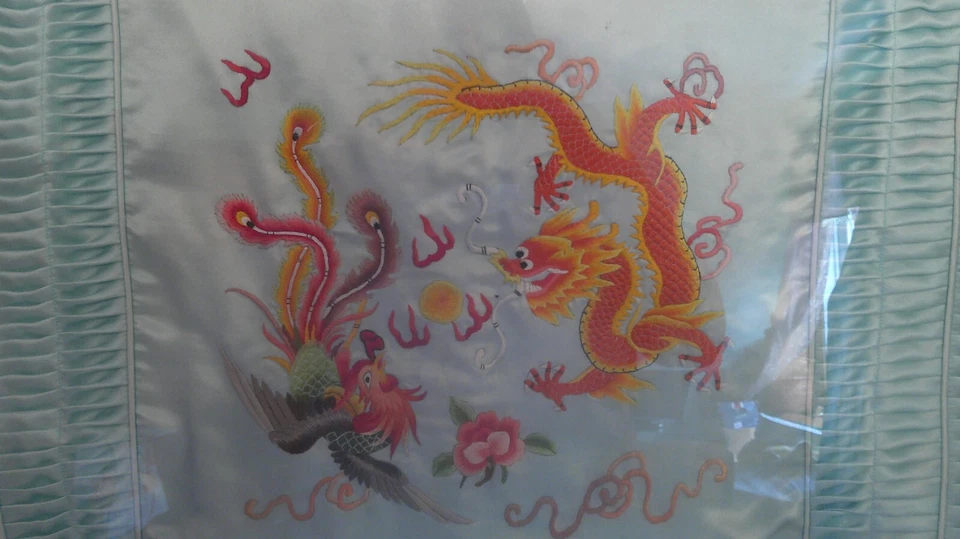 "Antiguo textil asiático bordado de seda - enmarcado profesionalmente 22"" - vibrante" Foto 3 de 4