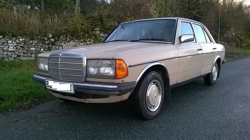 1984 MERCEDES 230 E ( W123) Saloon, Automtatic, Long MOT to Aug 2016, Nice car