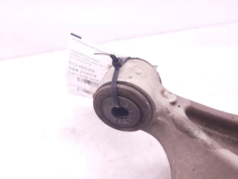 Brazo de control inferior delantero del conductor 3,0 L 2008-2015 Cadillac CTS 20804093 Foto 3 de 4