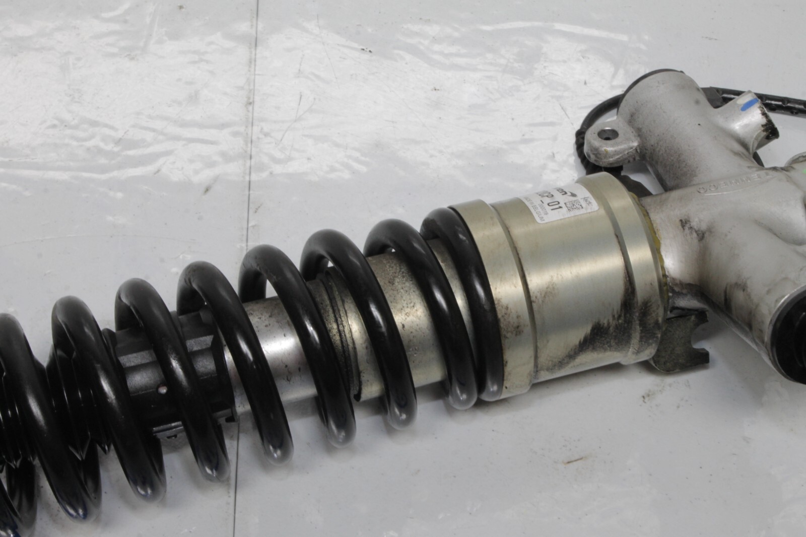 12-14 MCLAREN MP4-12C 12C 570 650 OEM RH PASSENGER REAR STRUT SPRING 11B1102CP