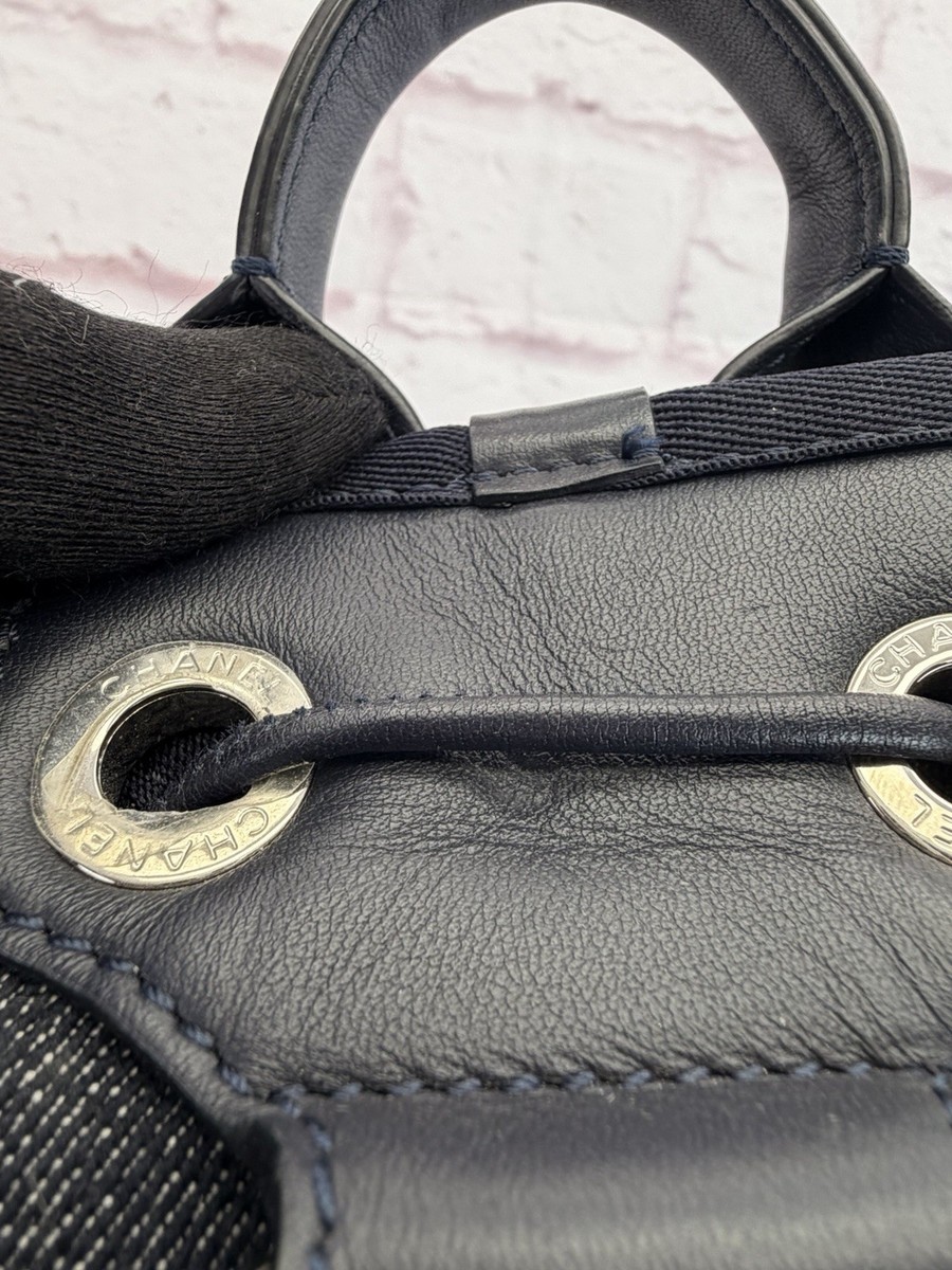 Chanel Deauville Large Navy Denim Canvas Drawstring Backpack  display picture 1
