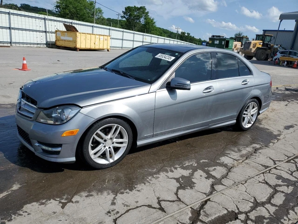 Used Front Left Fender fits: 2013 Mercedes-benz Mercedes c-class 204 Type C250 F Foto 2 de 4
