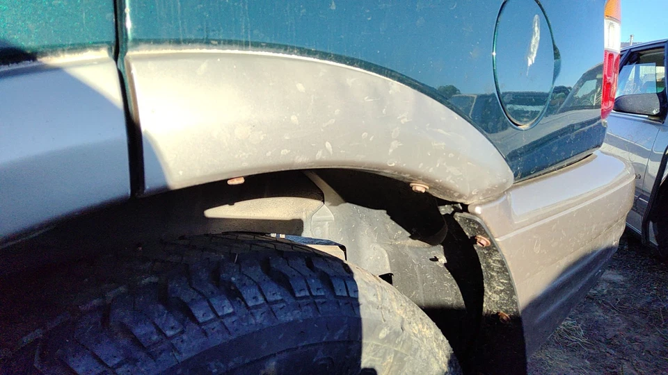 Honda Passport Driver 2000 moldura de destello trasero izquierdo en cuarto de panel OEM Lh Foto 2 de 4