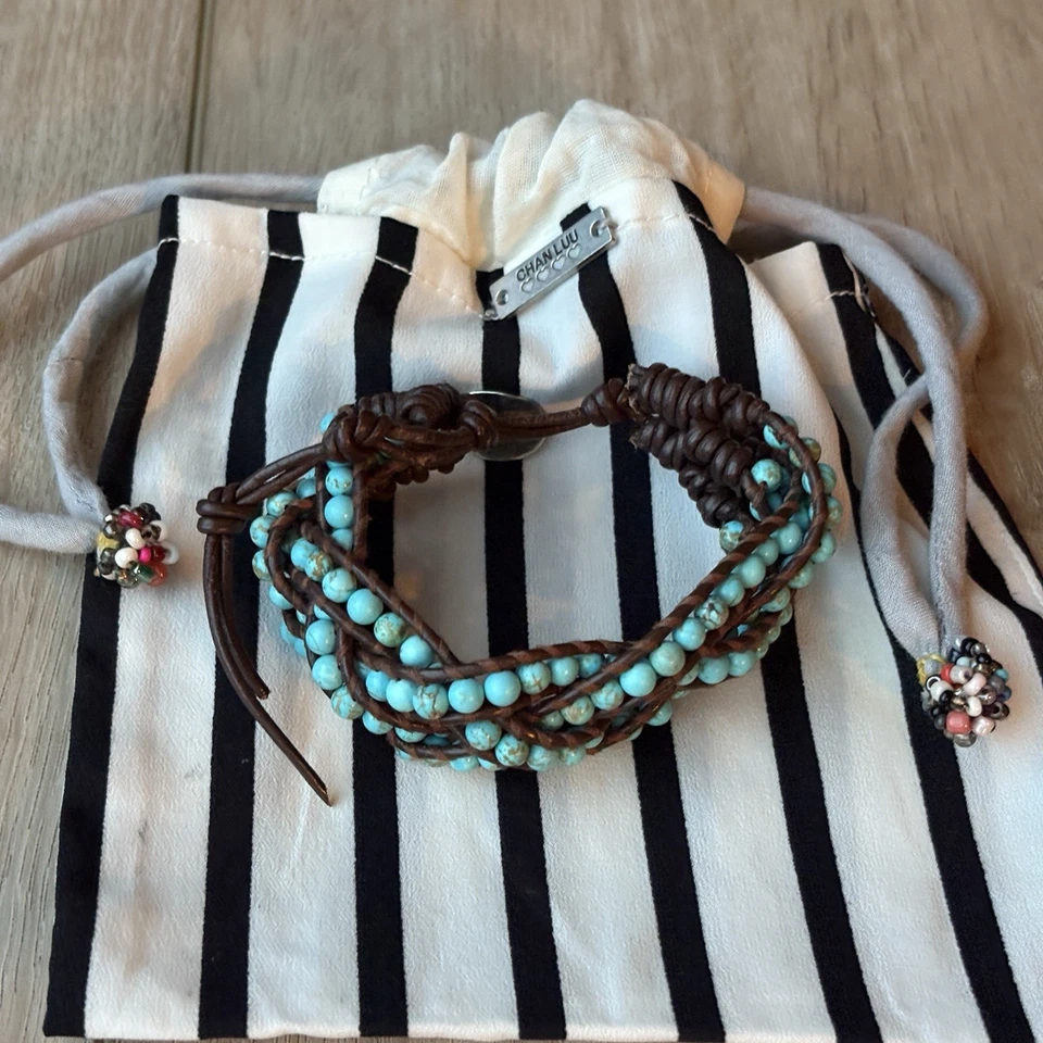 Pulseira Chan Luu turquesa com miçangas couro preto trançado estilo joia boho - Imagem 4 de 4