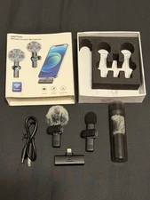 Leettus Wireless Lavalier Microphone for iPhone Lightning Compatible